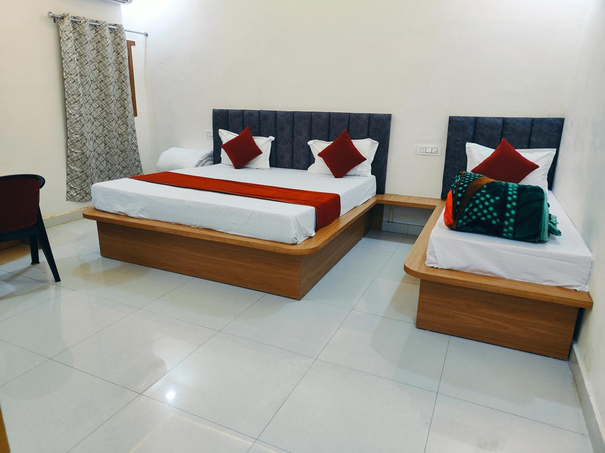Ganga Palace -near Prem Mandir Hotel Vrindavan