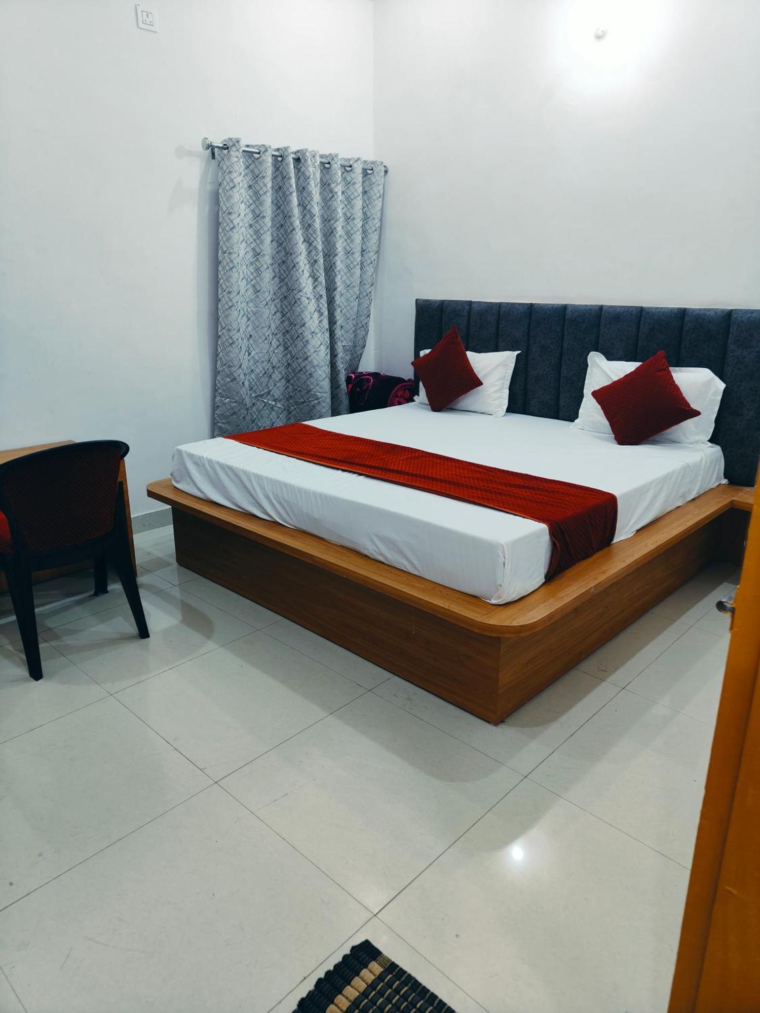 Hotel Ganga Palace -near Prem Mandir